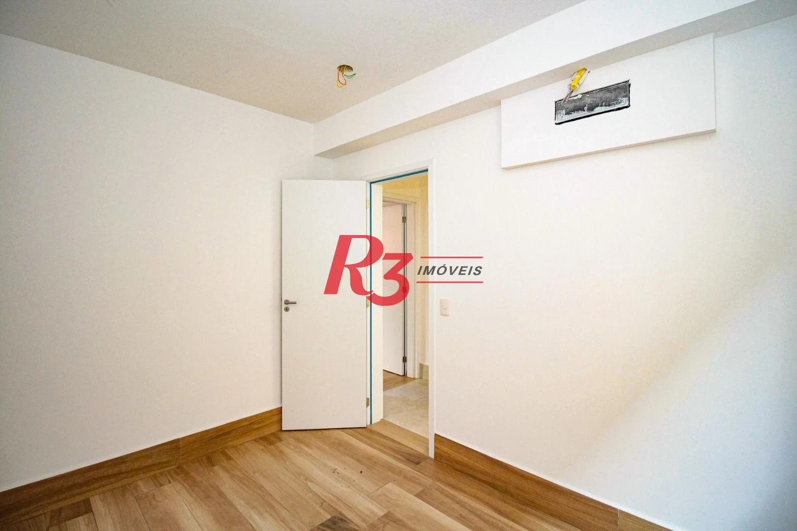 Sobrado com 3 dormitórios à venda, 190 m² por R$ 1.050.000,00 - Gonzaga - Santos/SP