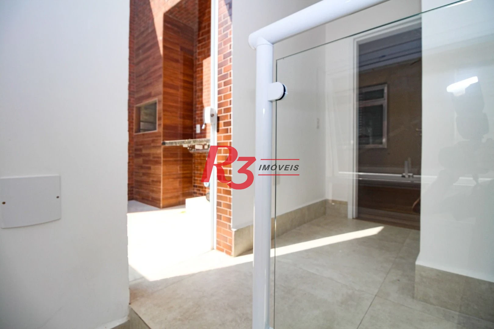 Sobrado com 3 dormitórios à venda, 190 m² por R$ 1.050.000,00 - Gonzaga - Santos/SP