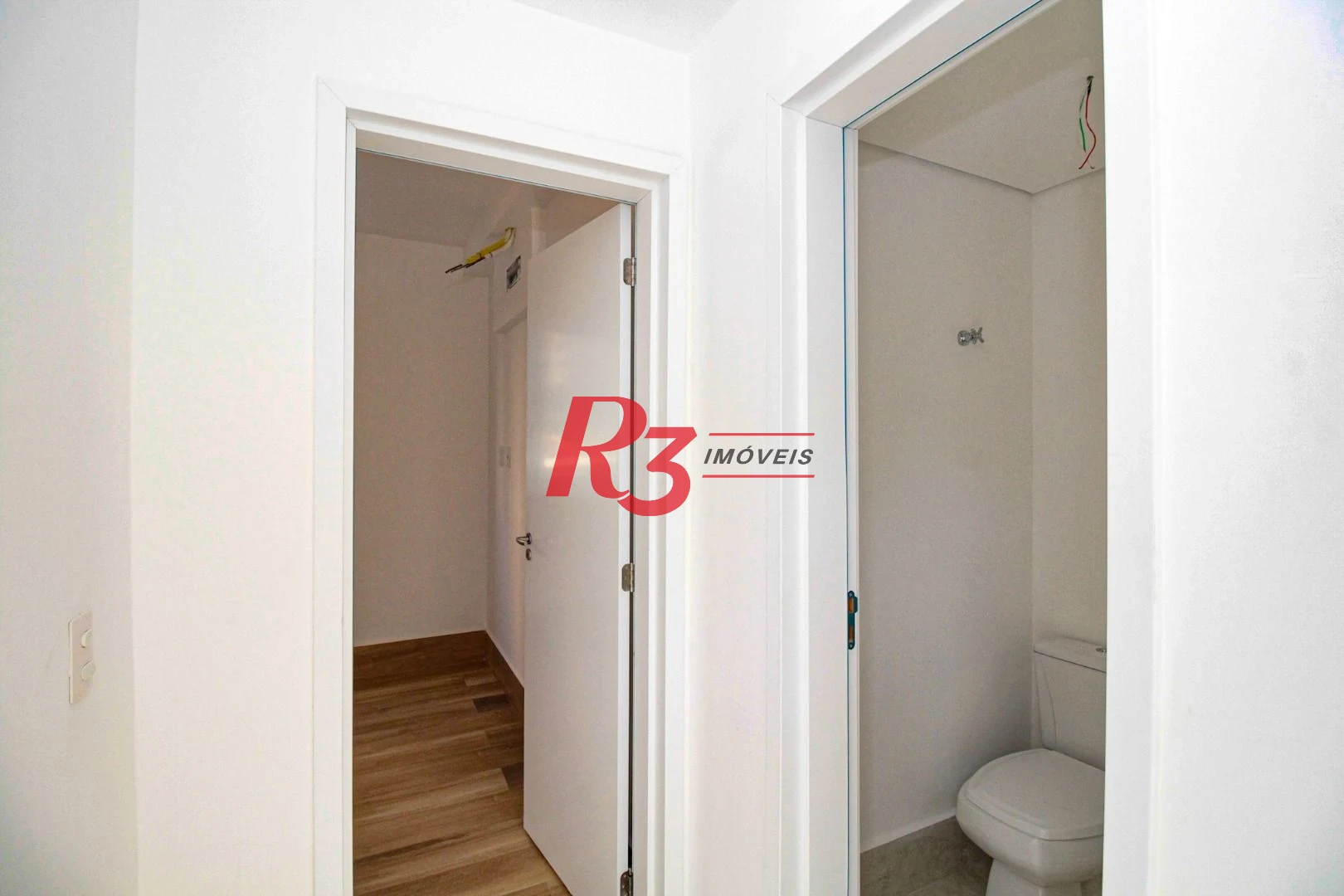 Sobrado com 3 dormitórios à venda, 190 m² por R$ 1.050.000,00 - Gonzaga - Santos/SP