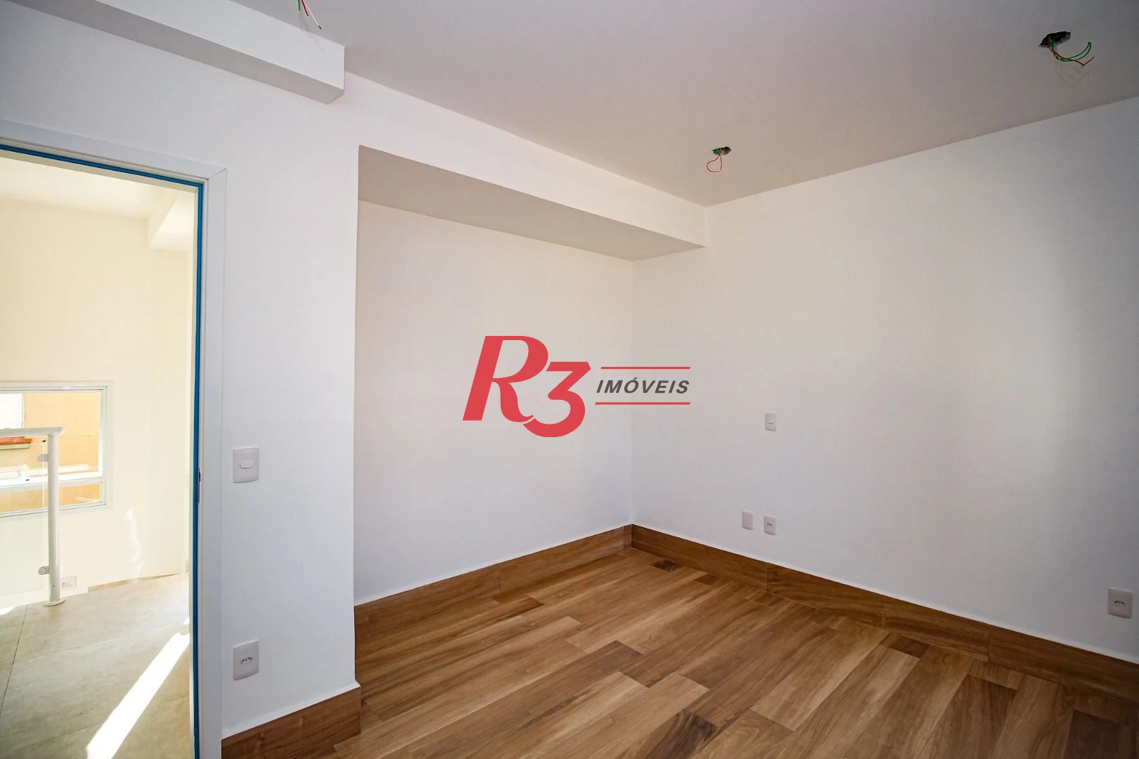 Sobrado com 3 dormitórios à venda, 190 m² por R$ 1.050.000,00 - Gonzaga - Santos/SP