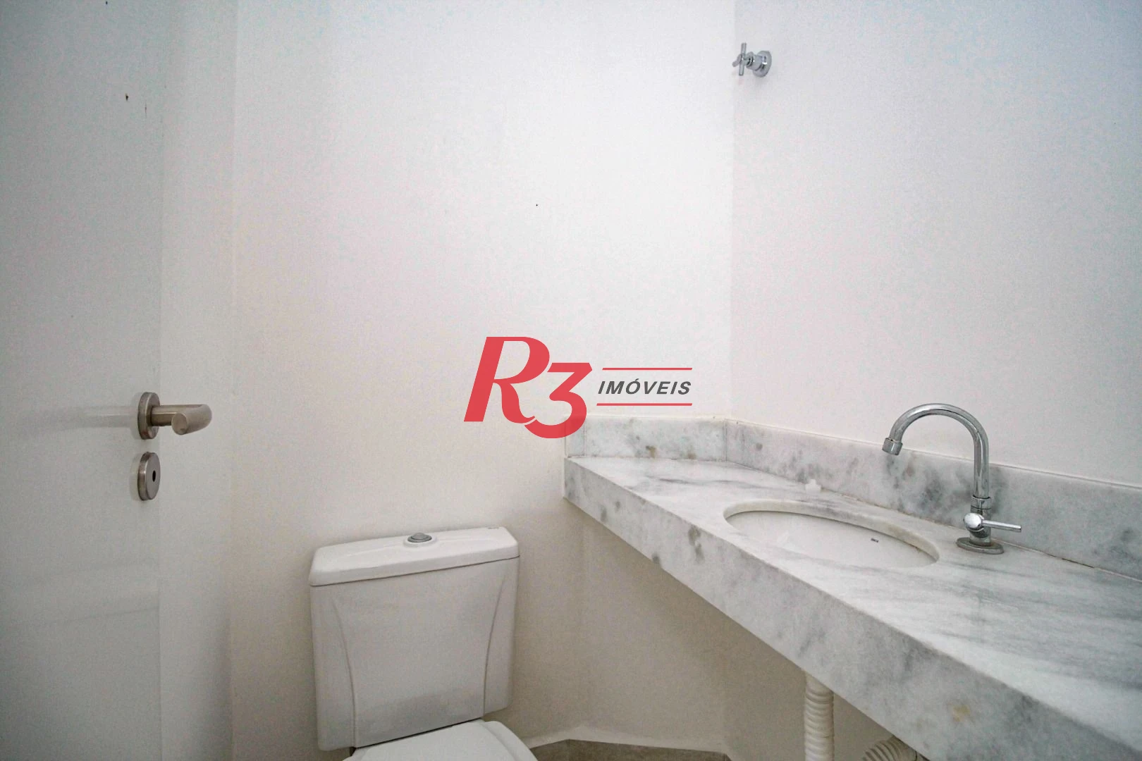 Sobrado com 3 dormitórios à venda, 190 m² por R$ 1.050.000,00 - Gonzaga - Santos/SP