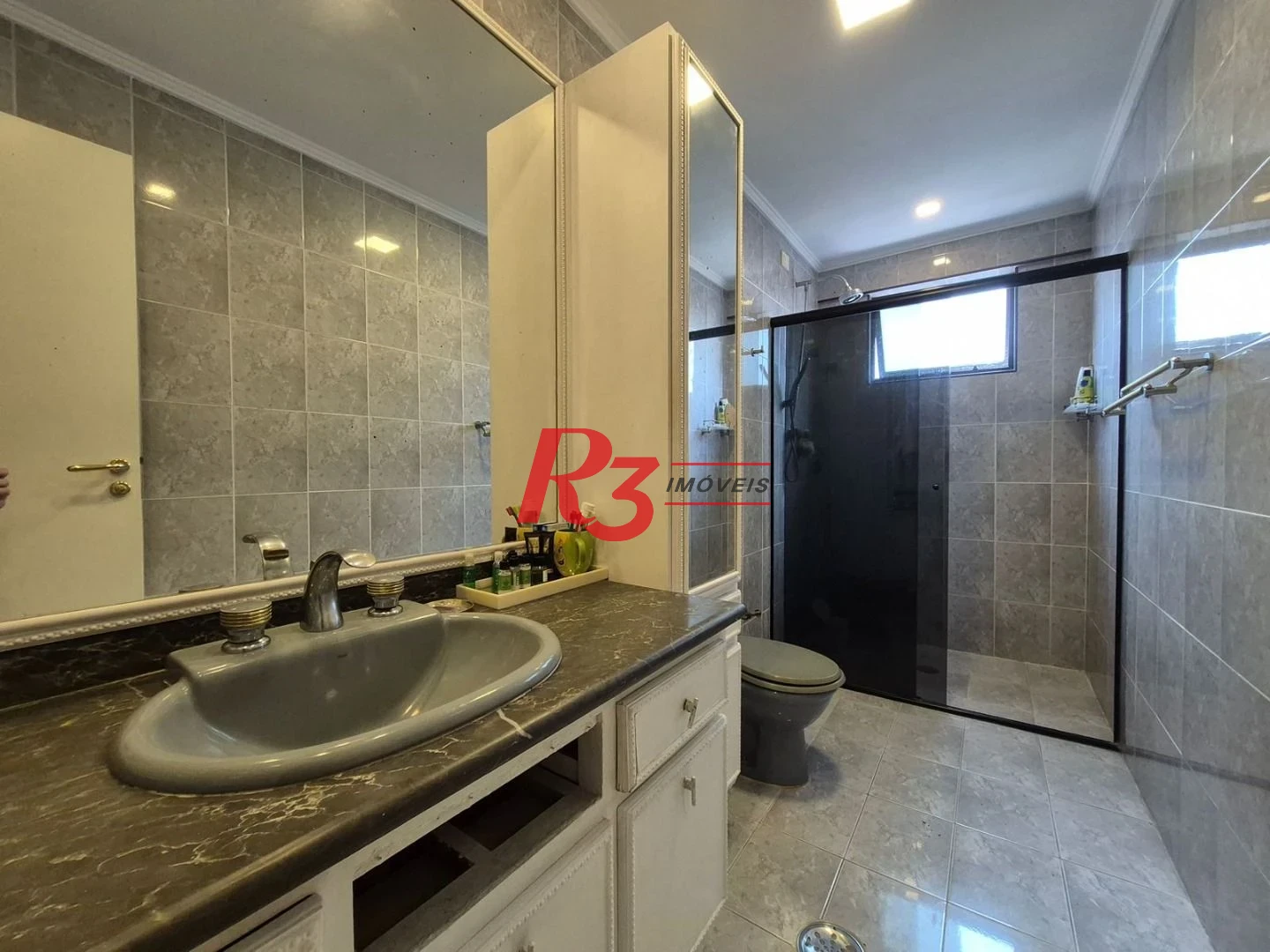 Apartamento com 4 dormitórios à venda, 184 m² por R$ 1.250.000,00 - Boqueirão - Santos/SP