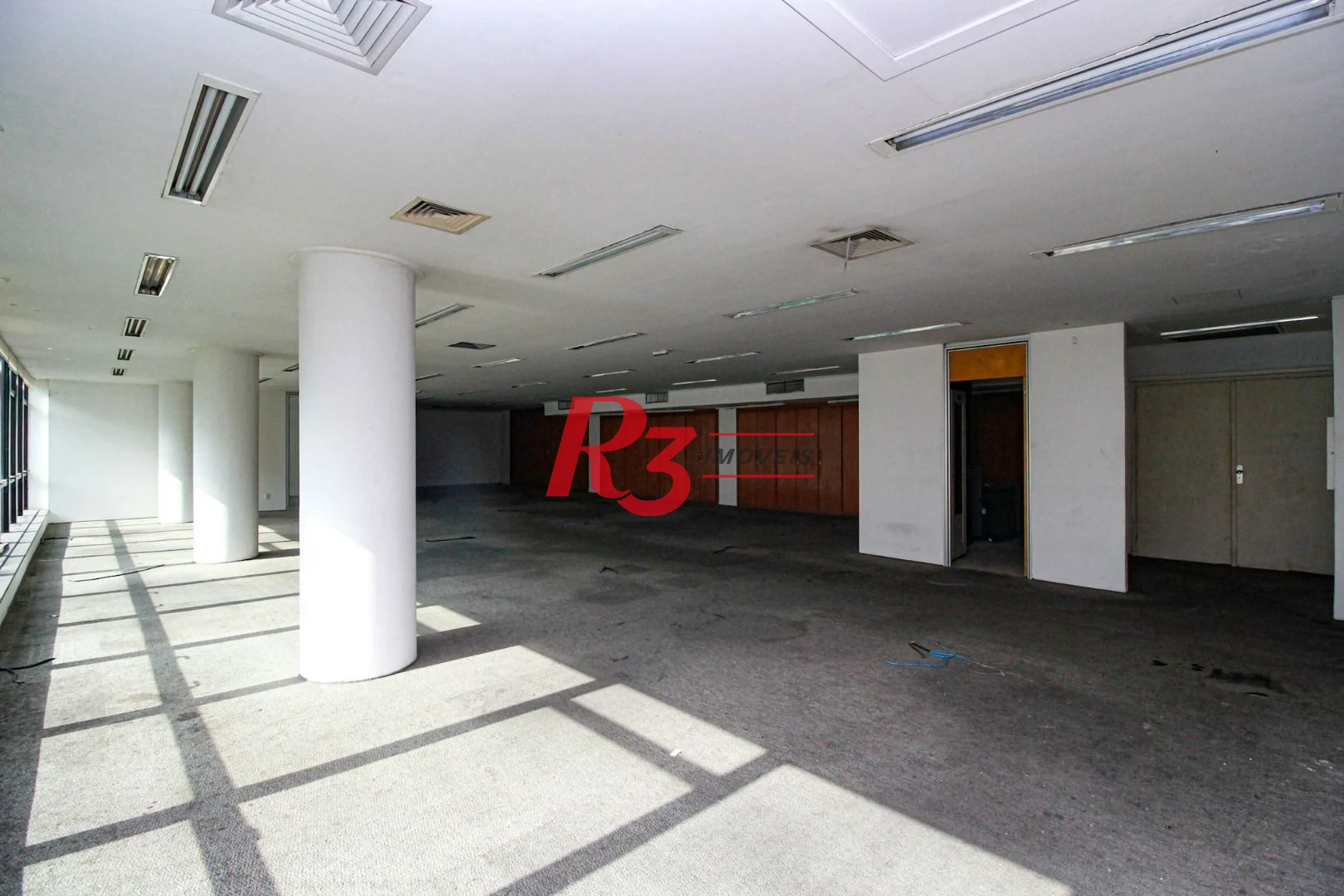 Sala comercial no Centro de Santos