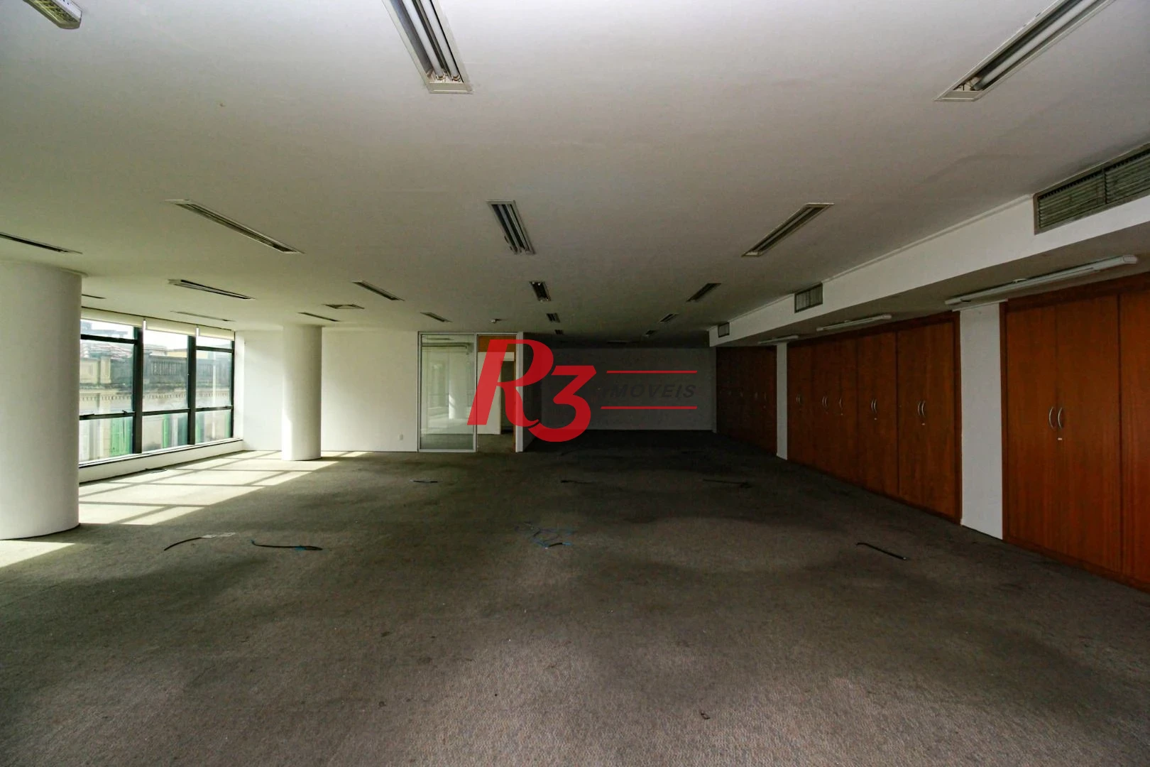 Sala comercial no Centro de Santos