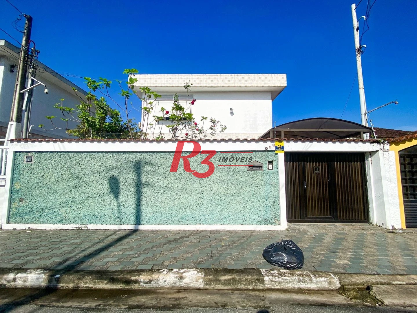 Excelente Casa a Venda 320m² 3 dorms sendo 1 suíte, 4 wc´s, 3 Vagas