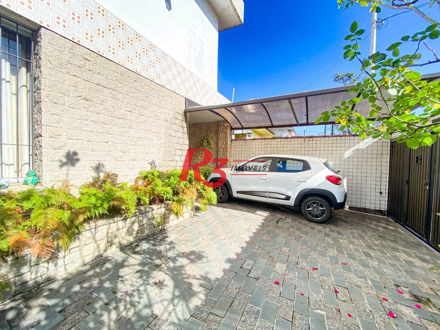 Excelente Casa a Venda 320m² 3 dorms sendo 1 suíte, 4 wc´s, 3 Vagas
