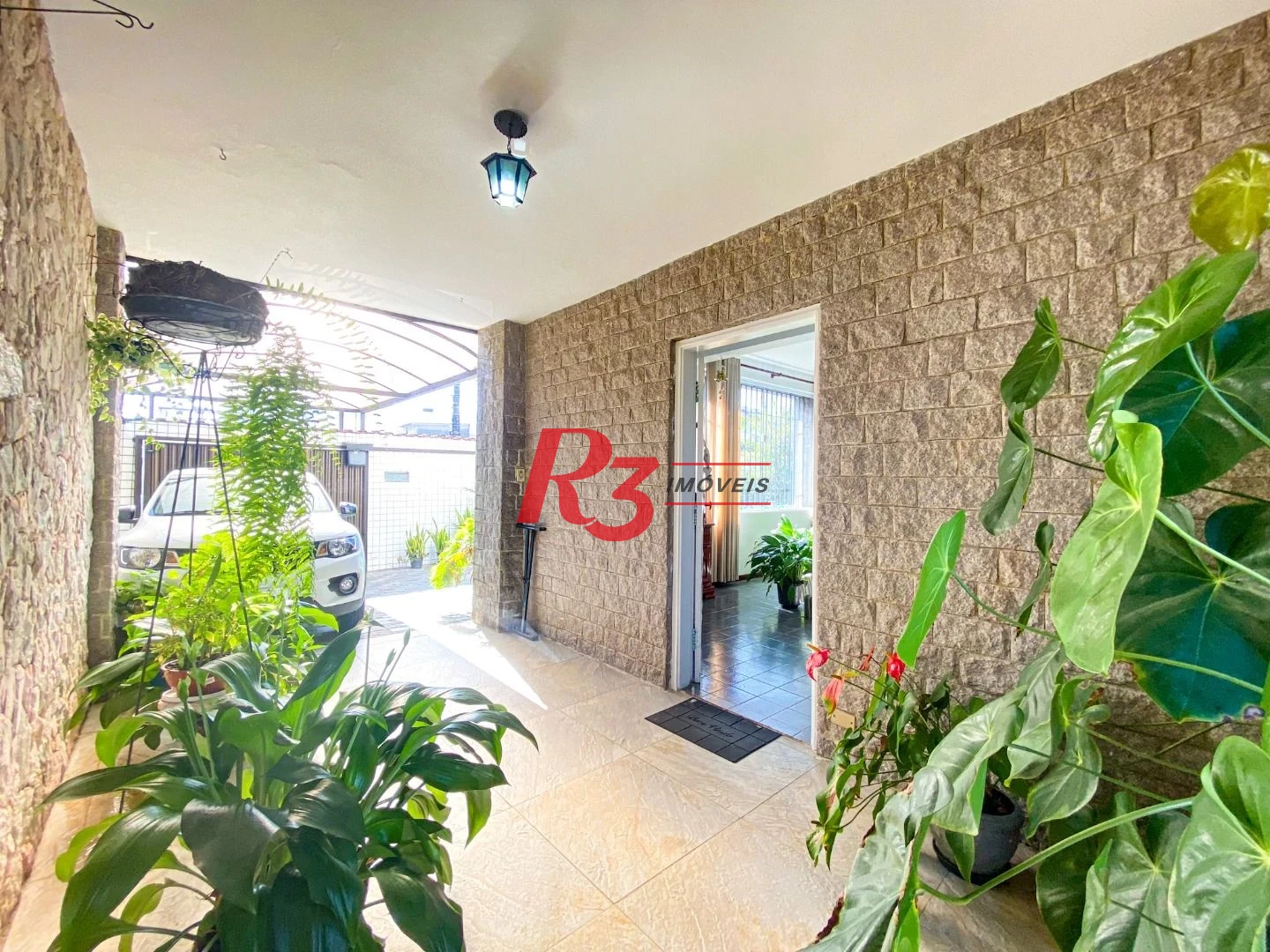 Excelente Casa a Venda 320m² 3 dorms sendo 1 suíte, 4 wc´s, 3 Vagas