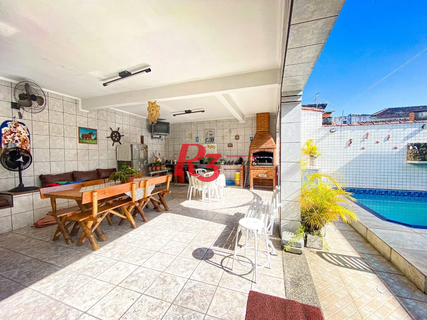 Excelente Casa a Venda 320m² 3 dorms sendo 1 suíte, 4 wc´s, 3 Vagas