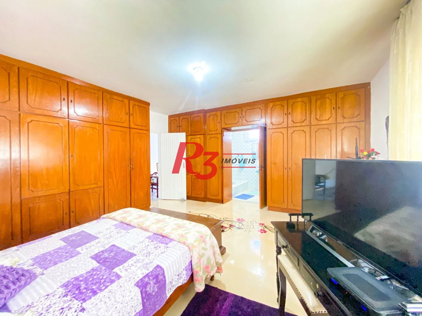 Excelente Casa a Venda 320m² 3 dorms sendo 1 suíte, 4 wc´s, 3 Vagas