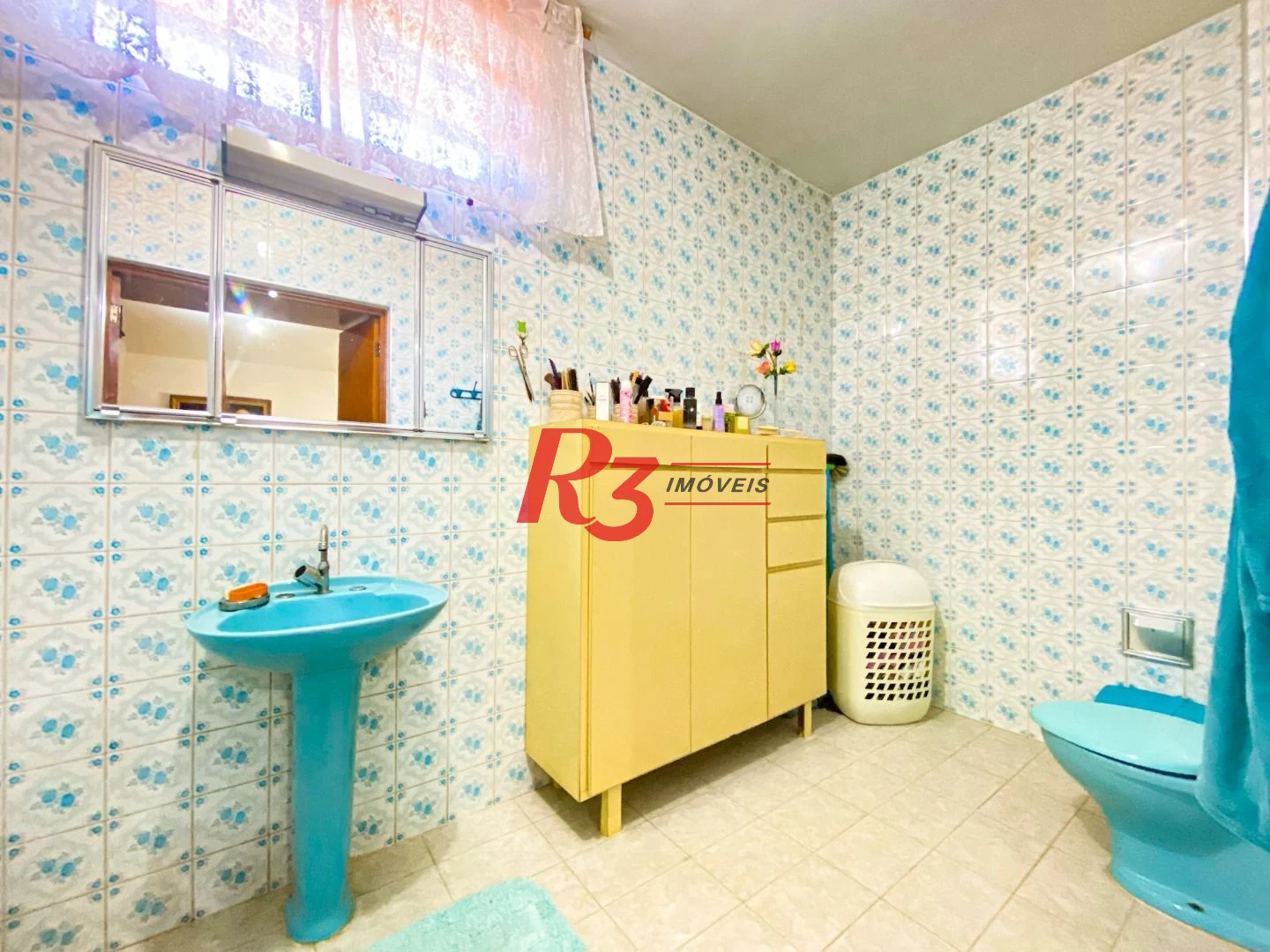 Excelente Casa a Venda 320m² 3 dorms sendo 1 suíte, 4 wc´s, 3 Vagas