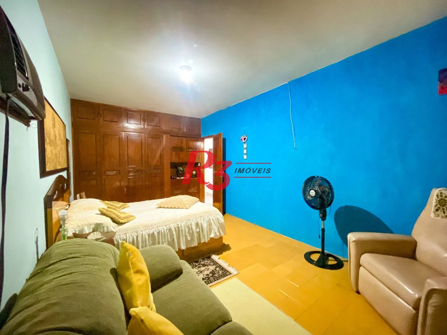 Excelente Casa a Venda 320m² 3 dorms sendo 1 suíte, 4 wc´s, 3 Vagas