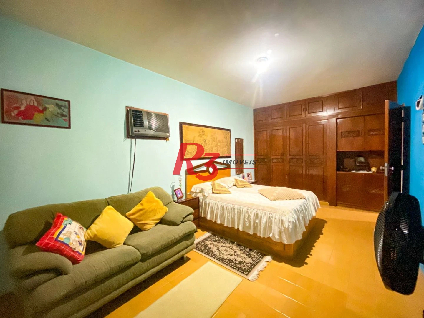 Excelente Casa a Venda 320m² 3 dorms sendo 1 suíte, 4 wc´s, 3 Vagas