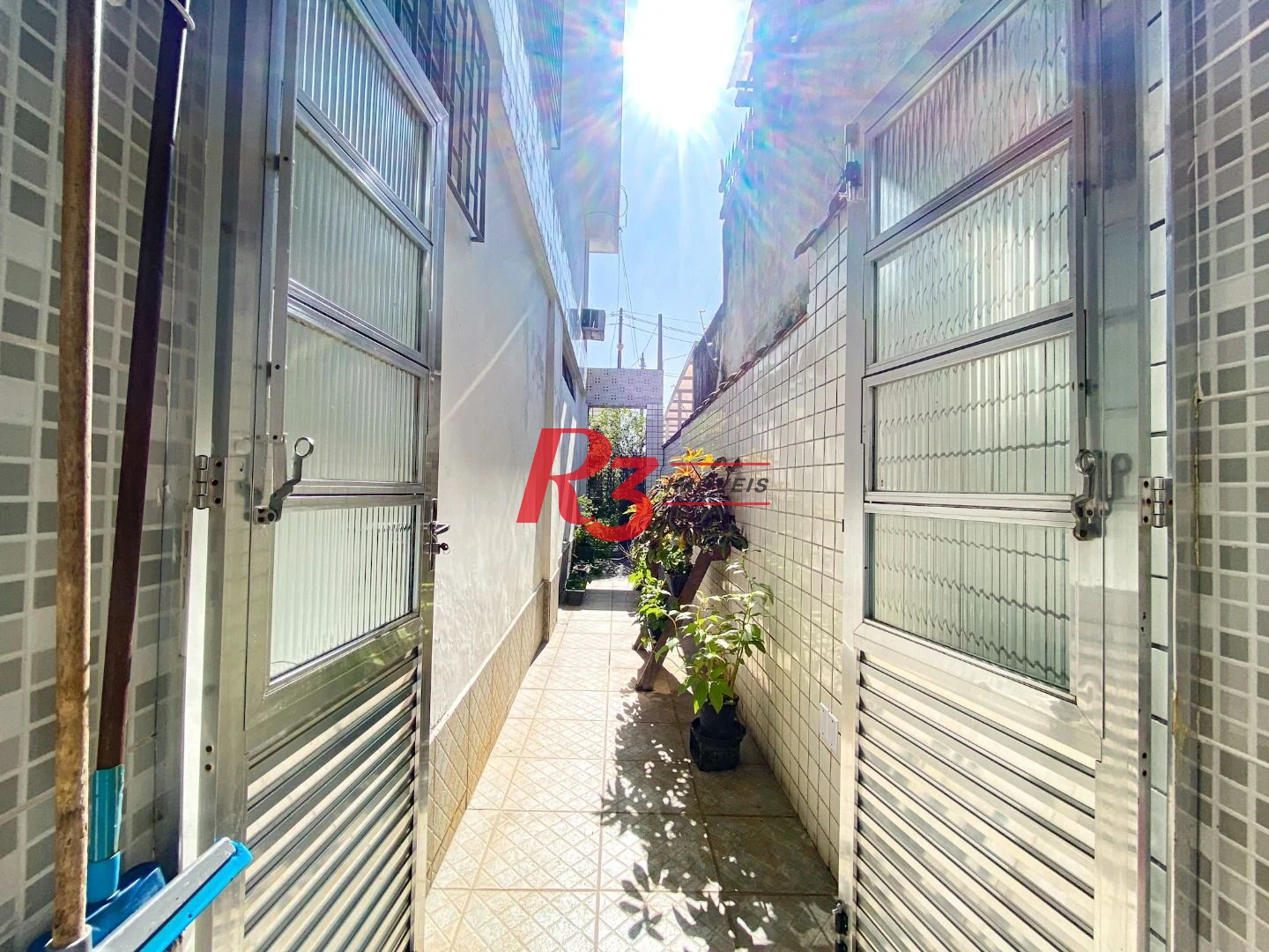 Excelente Casa a Venda 320m² 3 dorms sendo 1 suíte, 4 wc´s, 3 Vagas