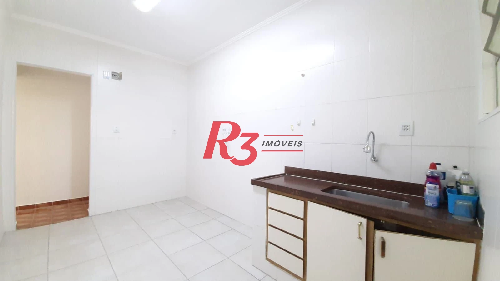 Apartamento à venda, 2 dorm, garagem fechada, Campo Grande, Santos SP
