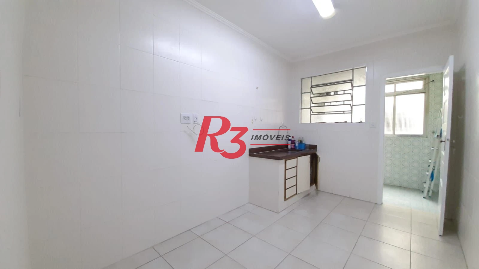 Apartamento à venda, 2 dorm, garagem fechada, Campo Grande, Santos SP
