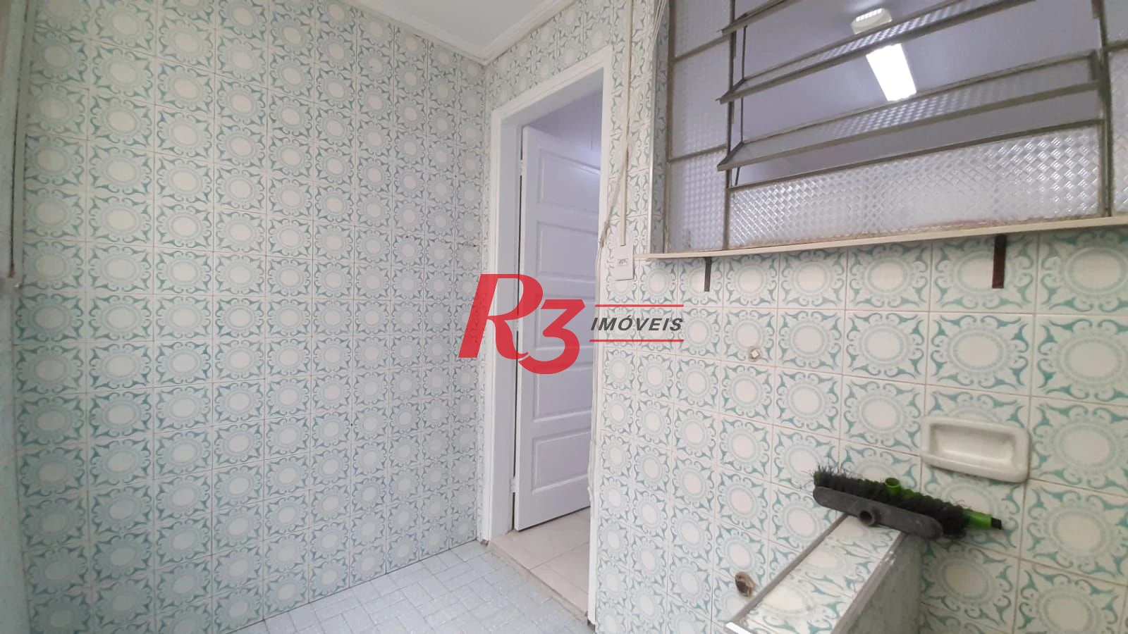 Apartamento à venda, 2 dorm, garagem fechada, Campo Grande, Santos SP