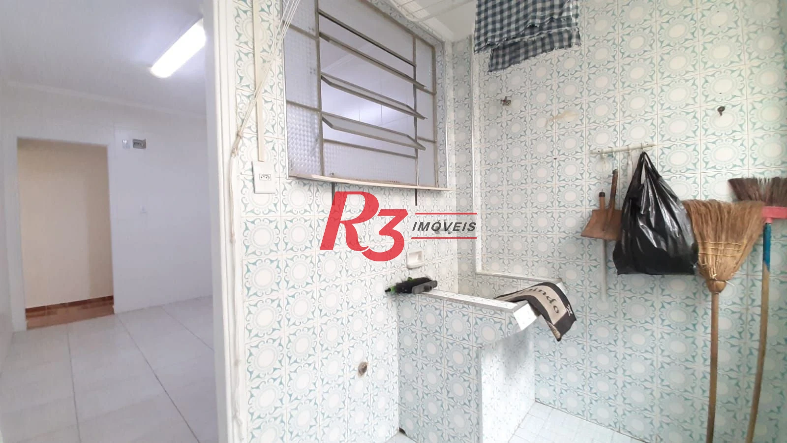 Apartamento à venda, 2 dorm, garagem fechada, Campo Grande, Santos SP