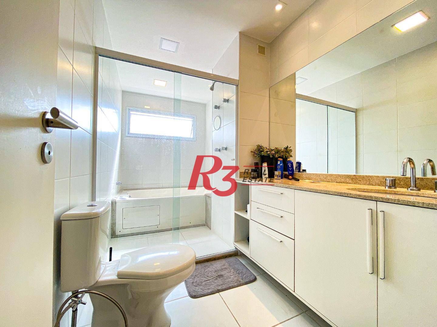 Apartamento Duplex com 1 dormitório para alugar, 60 m² por R$ 6.320,00/mês - Gonzaga - Santos/SP