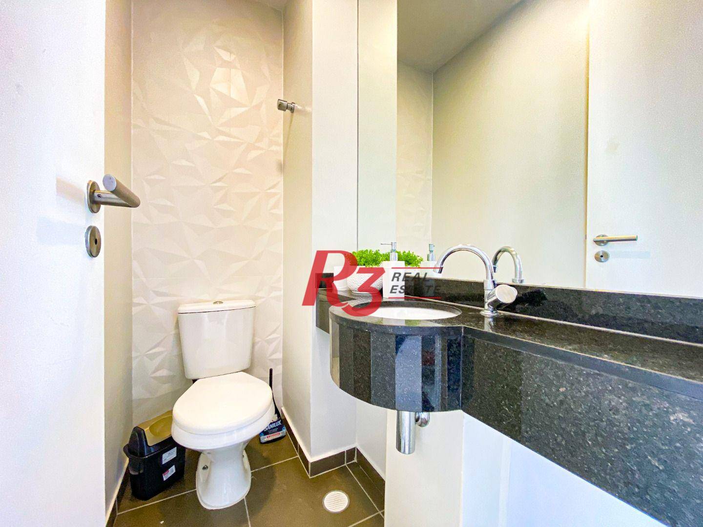 Apartamento Duplex com 1 dormitório para alugar, 60 m² por R$ 6.320,00/mês - Gonzaga - Santos/SP