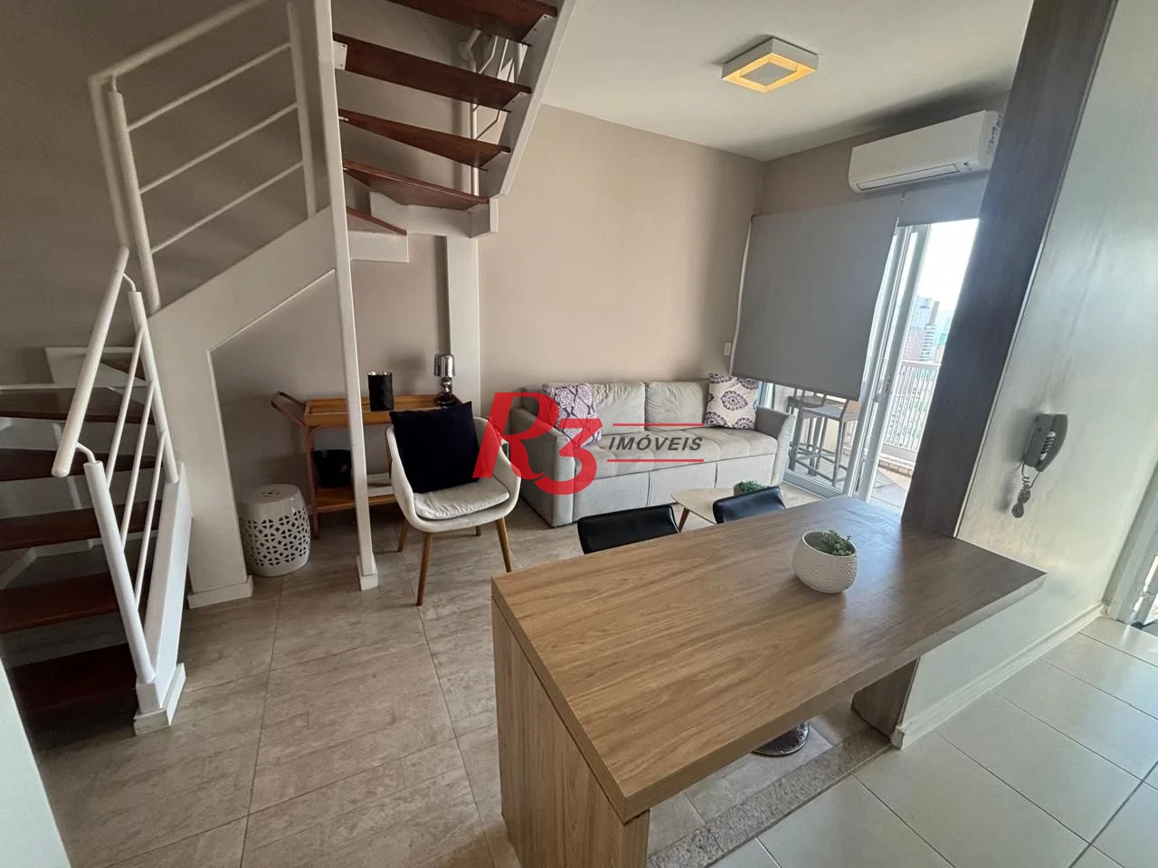Apartamento Duplex com 1 dormitório para alugar, 60 m² por R$ 6.320,00/mês - Gonzaga - Santos/SP