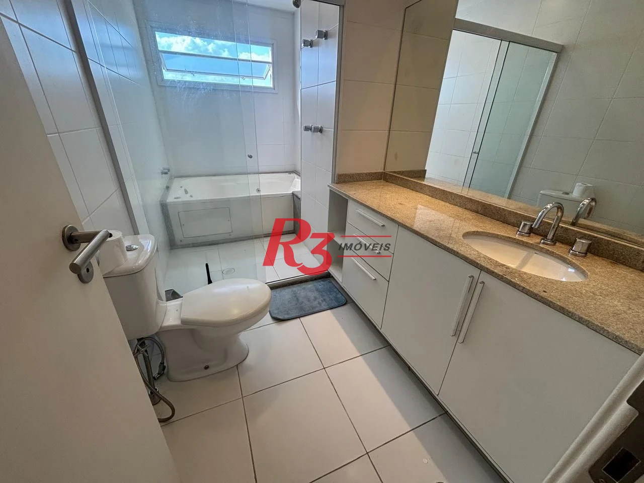 Apartamento Duplex com 1 dormitório para alugar, 60 m² por R$ 6.320,00/mês - Gonzaga - Santos/SP
