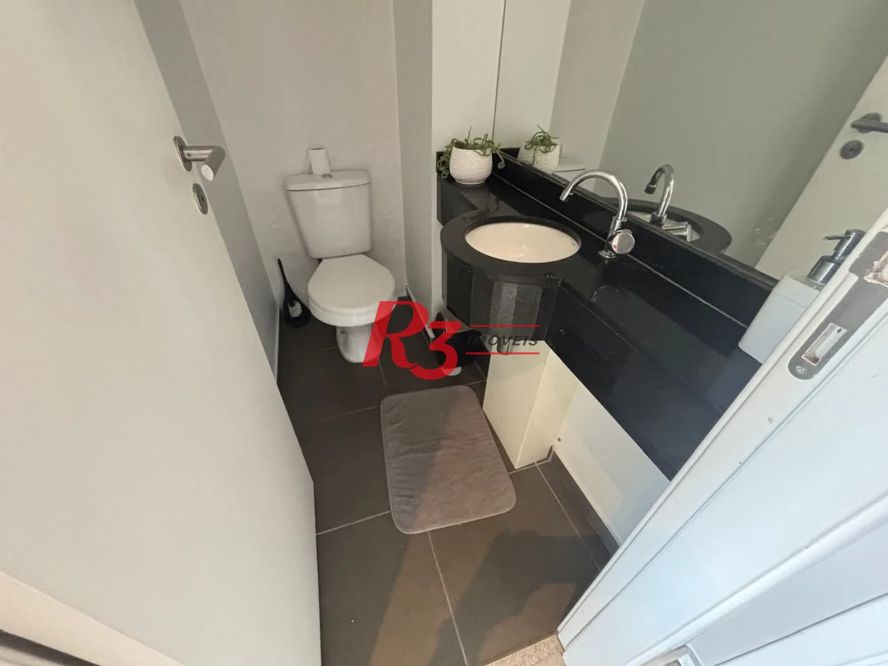 Apartamento Duplex com 1 dormitório para alugar, 60 m² por R$ 6.320,00/mês - Gonzaga - Santos/SP