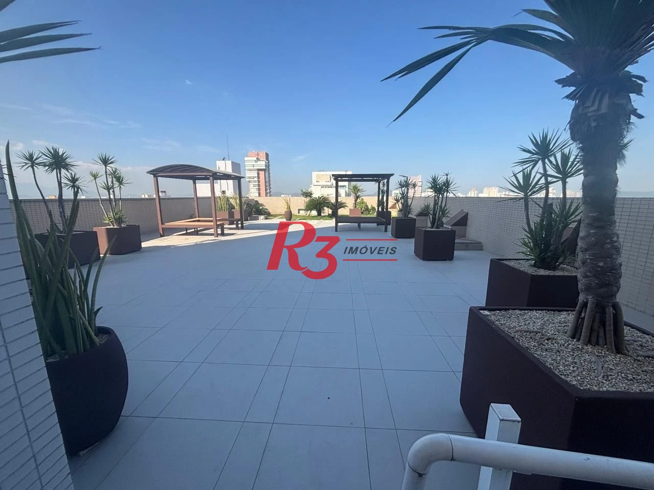Apartamento Duplex com 1 dormitório para alugar, 60 m² por R$ 6.320,00/mês - Gonzaga - Santos/SP