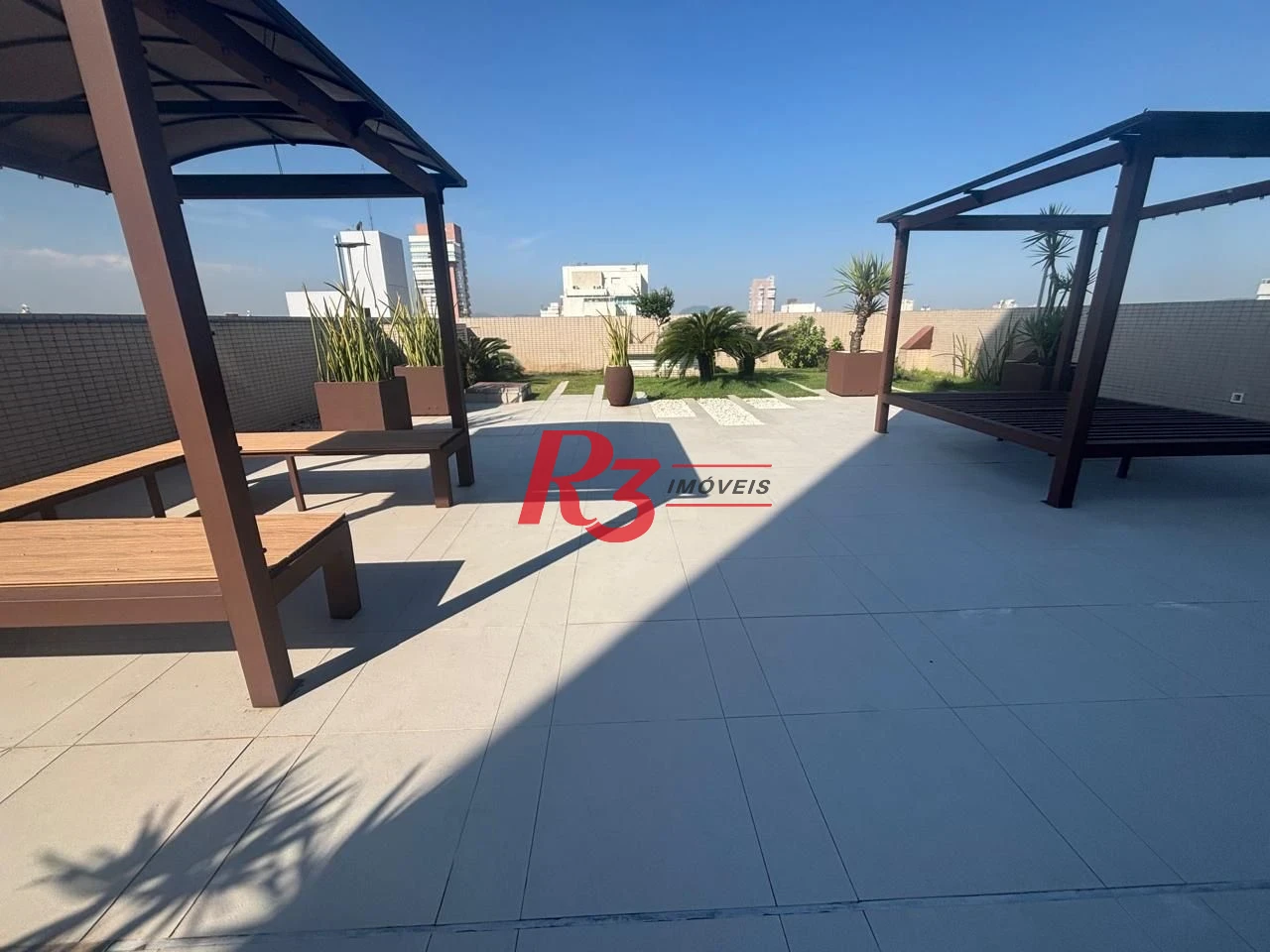 Apartamento Duplex com 1 dormitório para alugar, 60 m² por R$ 6.320,00/mês - Gonzaga - Santos/SP
