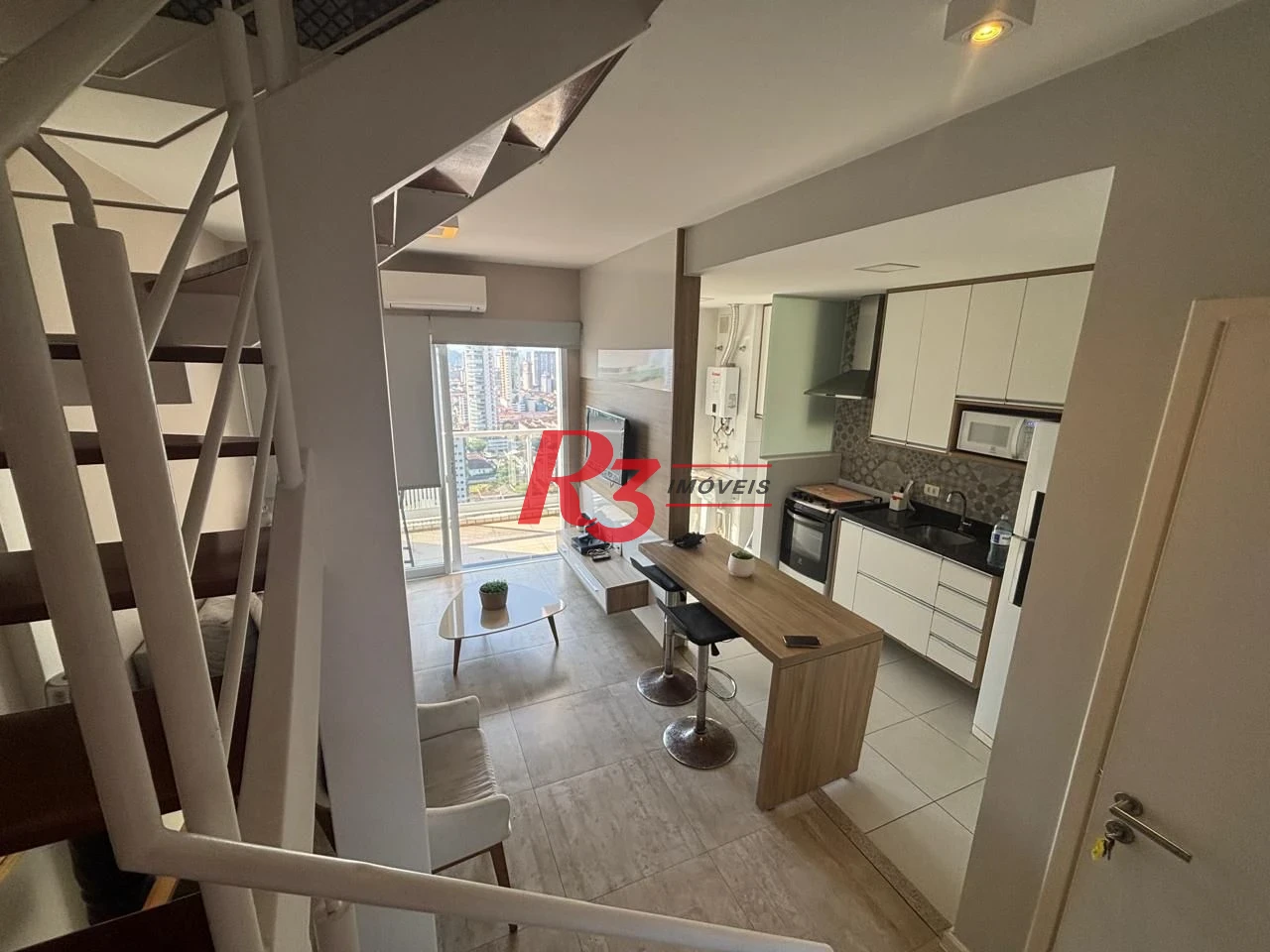 Apartamento Duplex com 1 dormitório para alugar, 60 m² por R$ 6.320,00/mês - Gonzaga - Santos/SP