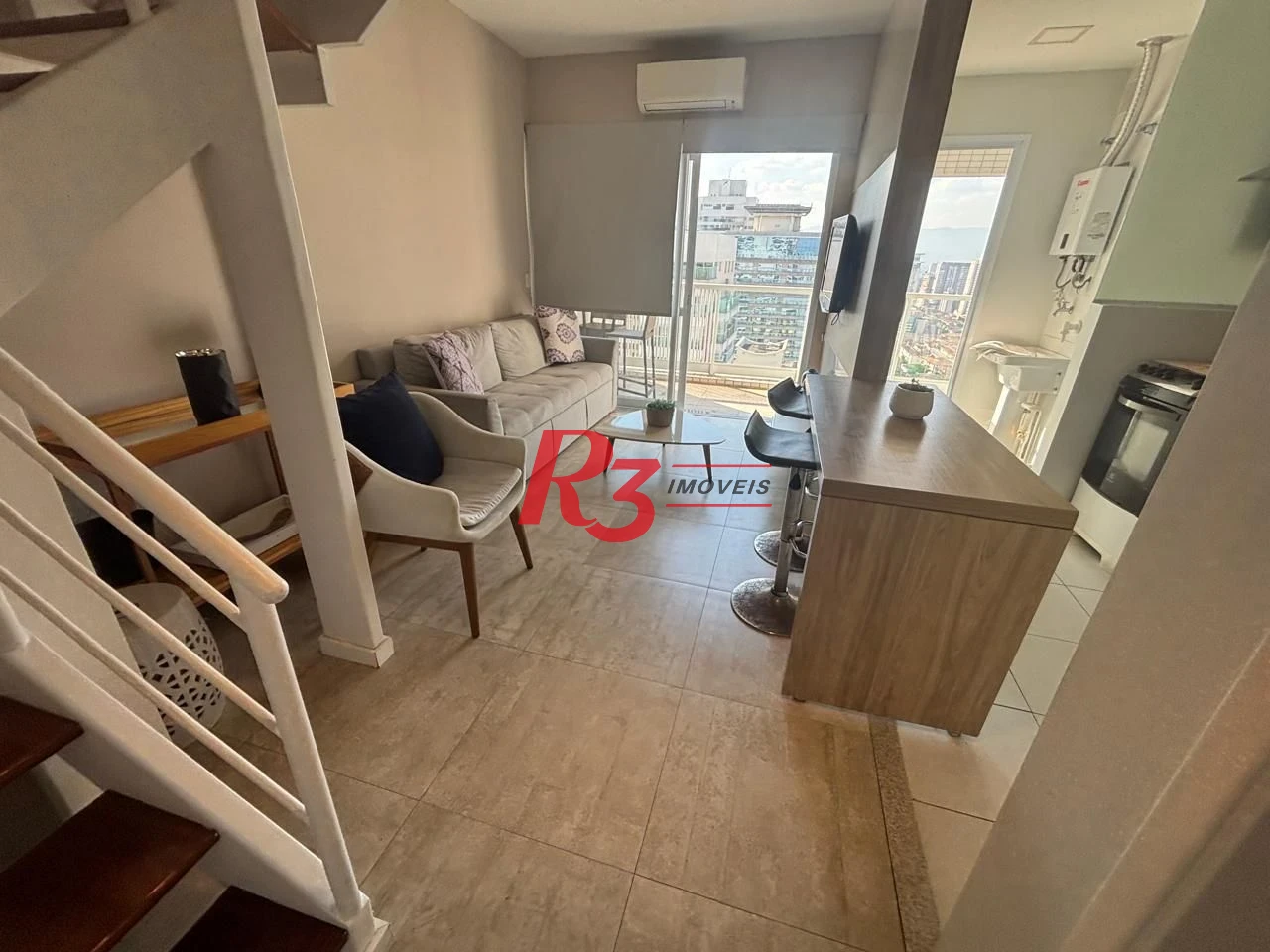 Apartamento Duplex com 1 dormitório para alugar, 60 m² por R$ 6.320,00/mês - Gonzaga - Santos/SP