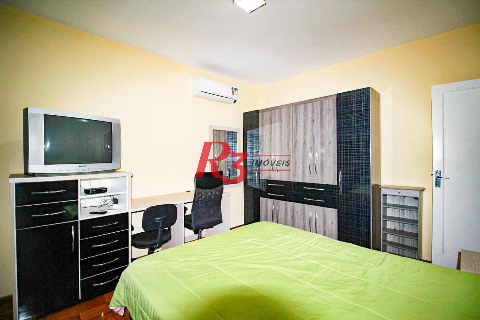 Apartamento com 3 dormitórios à venda, 156 m² por R$ 950.000,00 - Gonzaga - Santos/SP