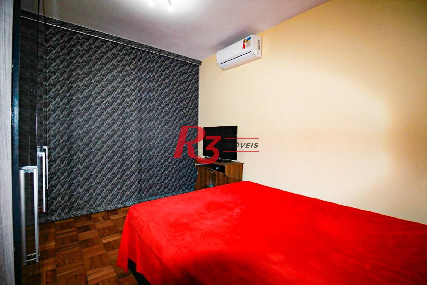 Apartamento com 3 dormitórios à venda, 156 m² por R$ 950.000,00 - Gonzaga - Santos/SP