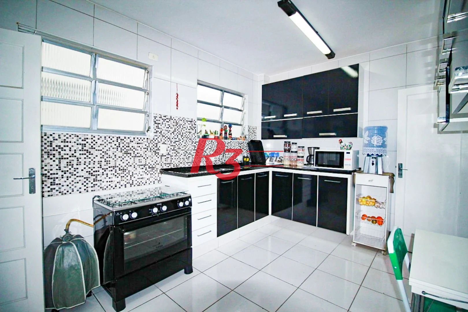Apartamento com 3 dormitórios à venda, 156 m² por R$ 950.000,00 - Gonzaga - Santos/SP
