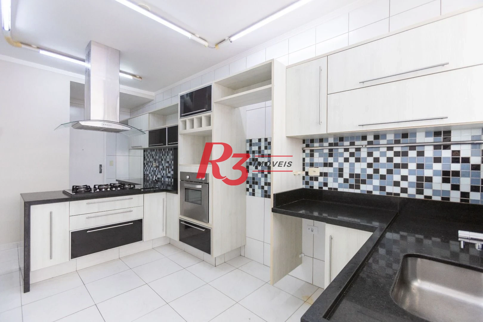 Apartamento com 3 dormitórios para alugar, 130 m² por R$ 6.991,46/mês - Embaré - Santos/SP