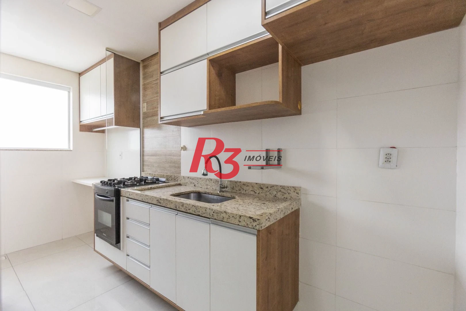 Sobrado com 2 dormitórios à venda, 100 m² por R$ 785.000,00 - Campo Grande - Santos/SP