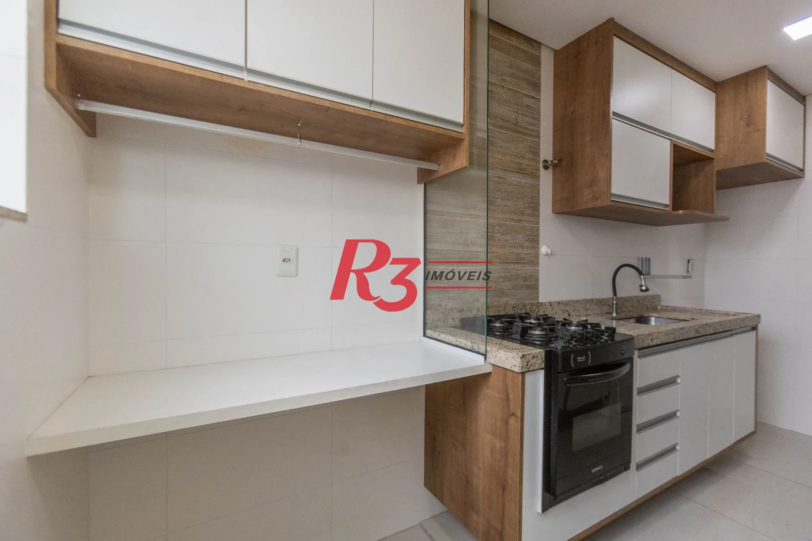 Sobrado com 2 dormitórios à venda, 100 m² por R$ 785.000,00 - Campo Grande - Santos/SP