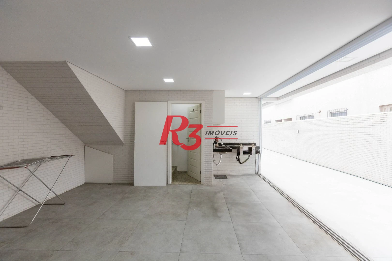 Sobrado com 2 dormitórios à venda, 100 m² por R$ 785.000,00 - Campo Grande - Santos/SP