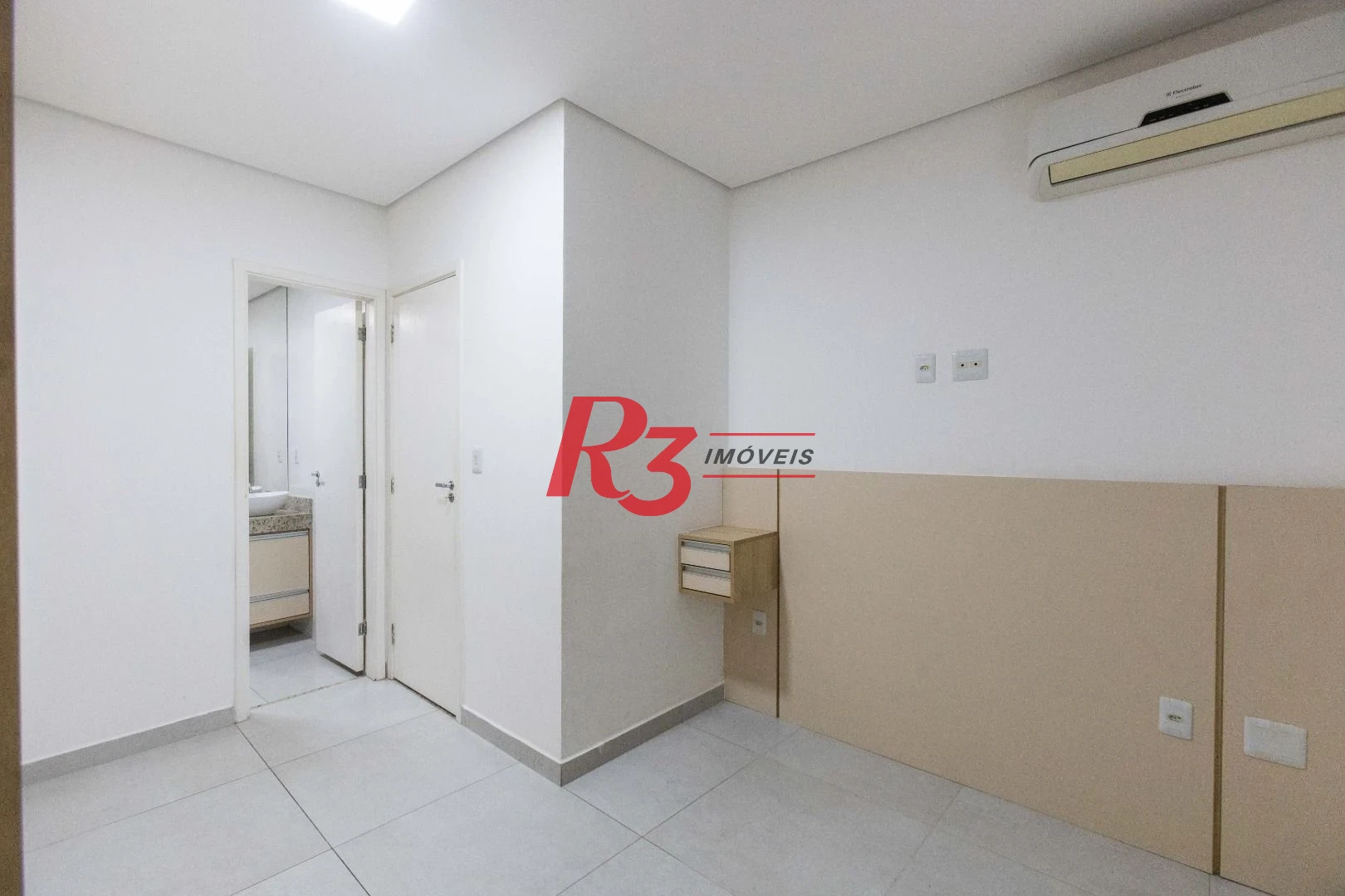 Sobrado com 2 dormitórios à venda, 100 m² por R$ 785.000,00 - Campo Grande - Santos/SP