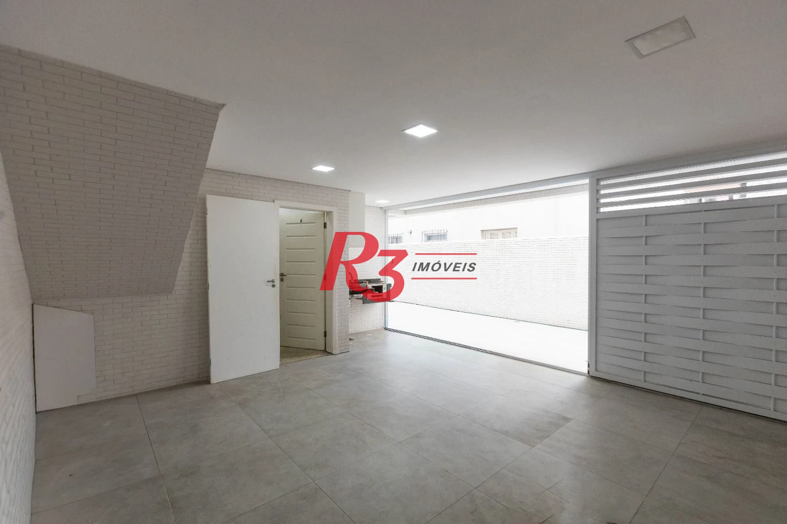 Sobrado com 2 dormitórios à venda, 100 m² por R$ 785.000,00 - Campo Grande - Santos/SP