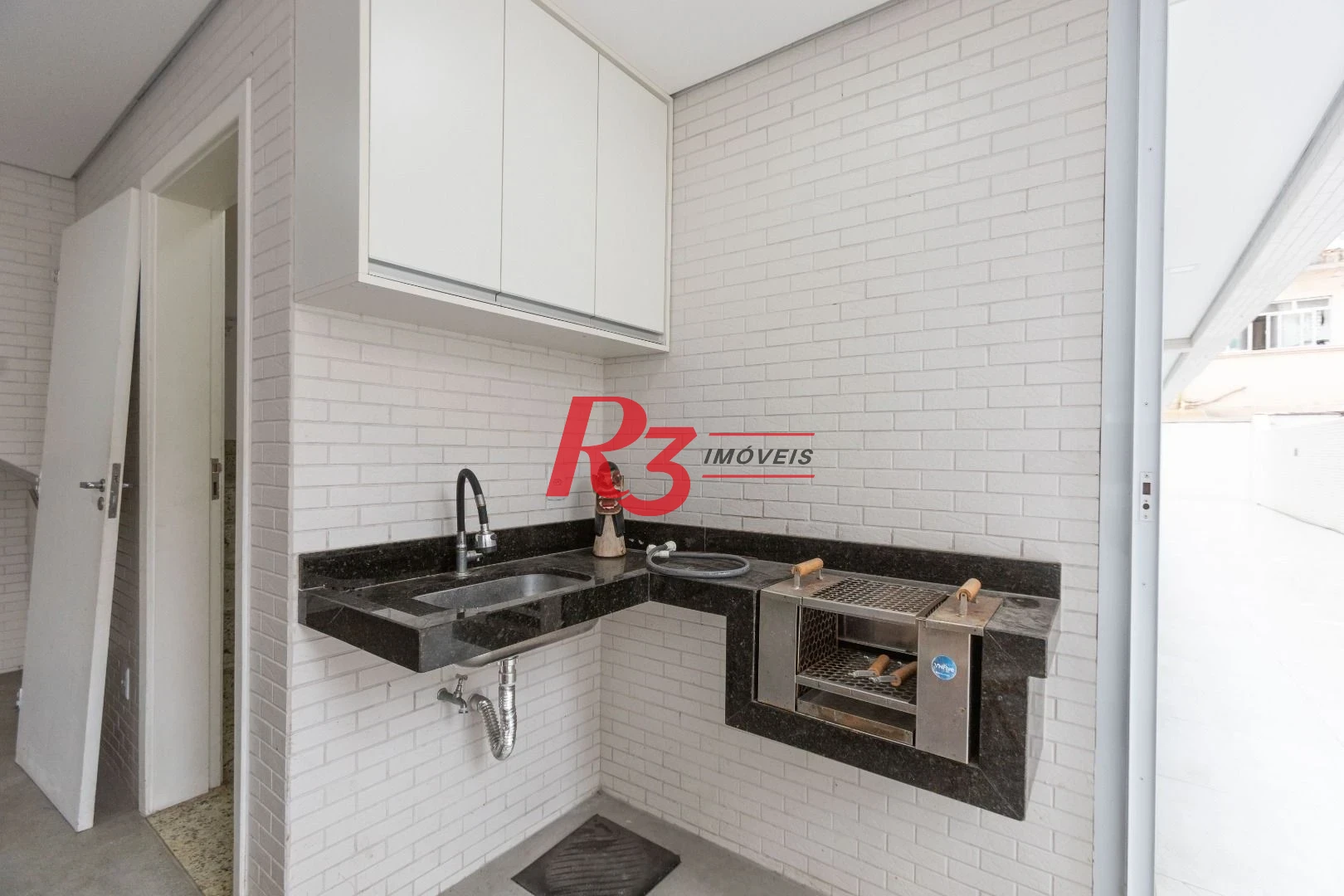 Sobrado com 2 dormitórios à venda, 100 m² por R$ 785.000,00 - Campo Grande - Santos/SP