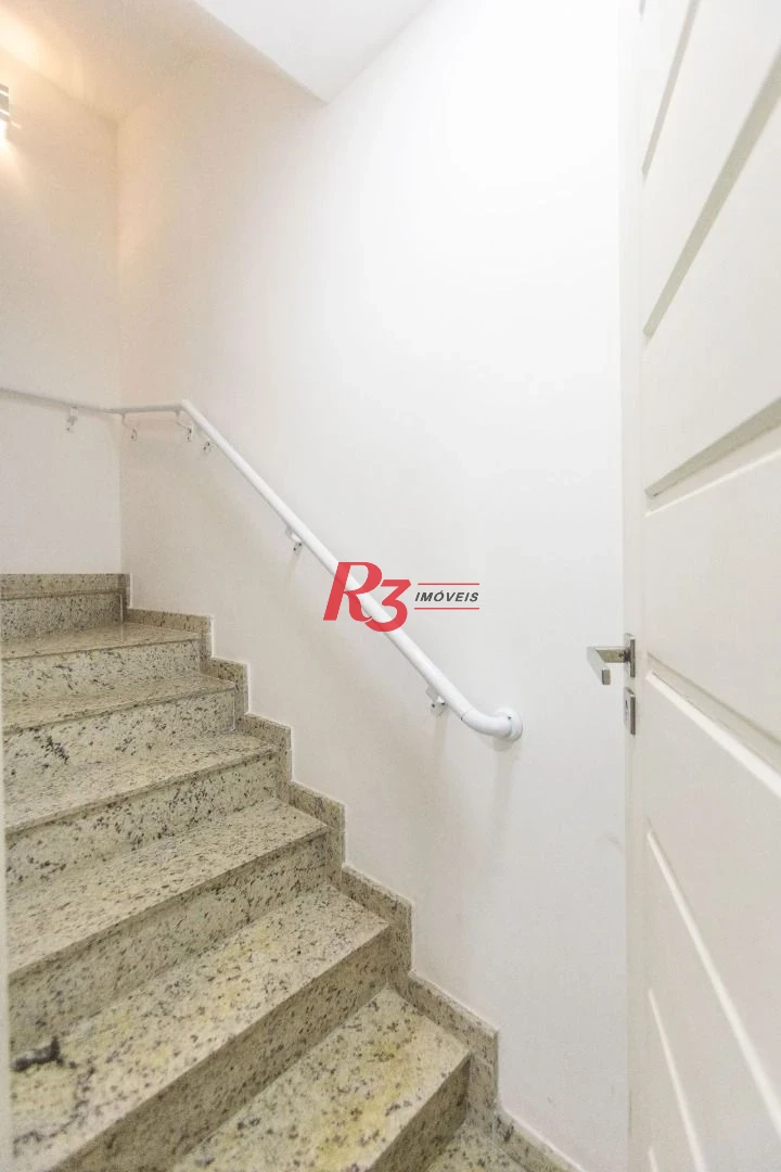 Sobrado com 2 dormitórios à venda, 100 m² por R$ 785.000,00 - Campo Grande - Santos/SP