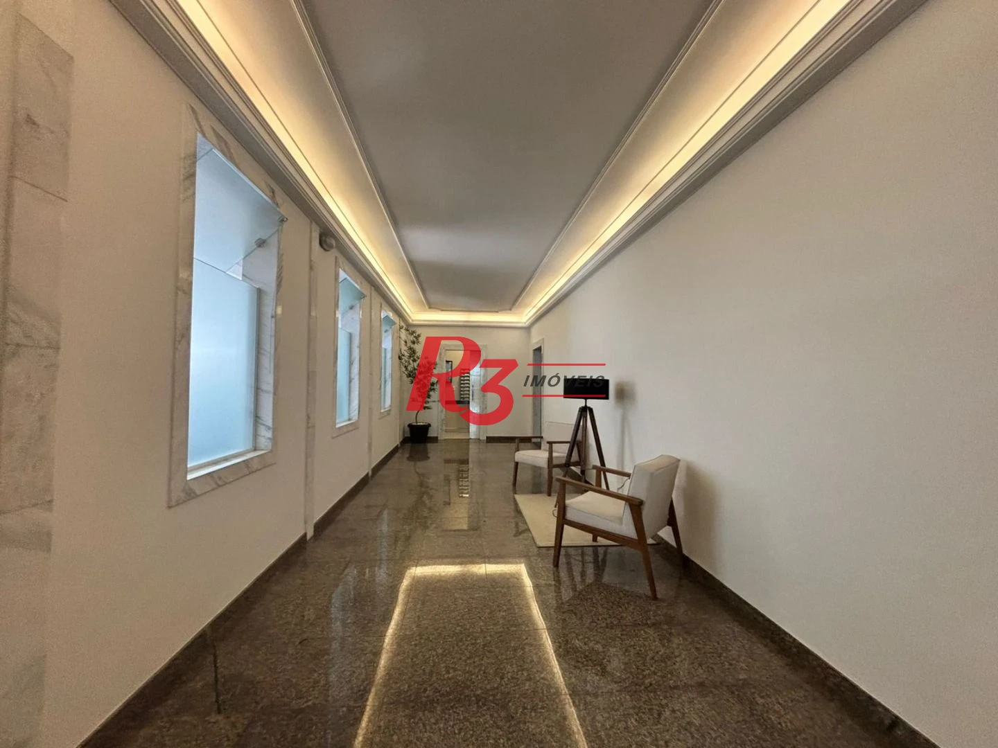 Apartamento com 2 dormitórios com dependência, garagem demarcada, para alugar, 115 m² por R$ 5.622/mês - Gonzaga - Santos/SP