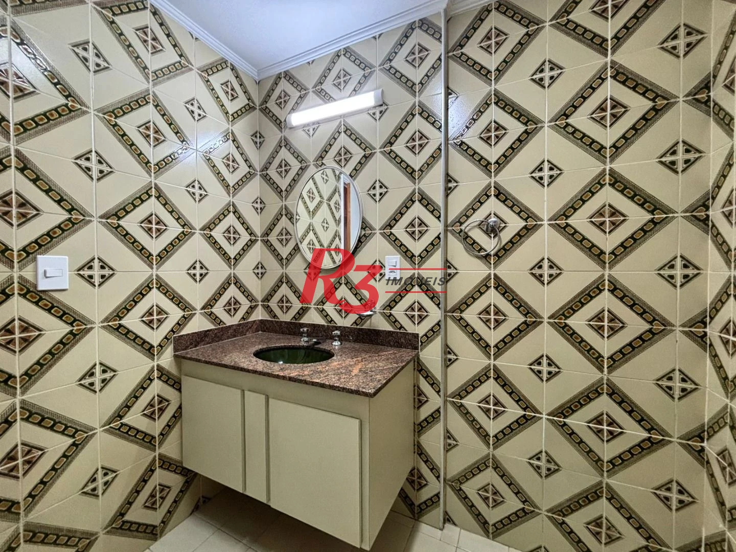 Apartamento com 2 dormitórios com dependência, garagem demarcada, para alugar, 115 m² por R$ 5.622/mês - Gonzaga - Santos/SP