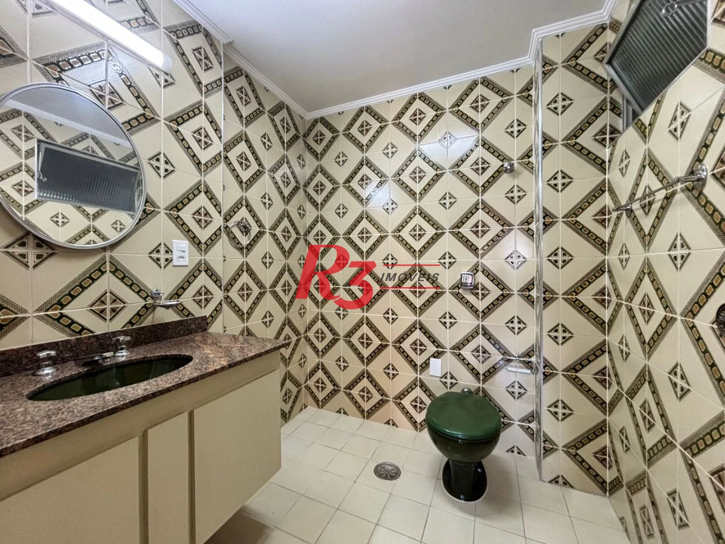 Apartamento com 2 dormitórios com dependência, garagem demarcada, para alugar, 115 m² por R$ 5.622/mês - Gonzaga - Santos/SP