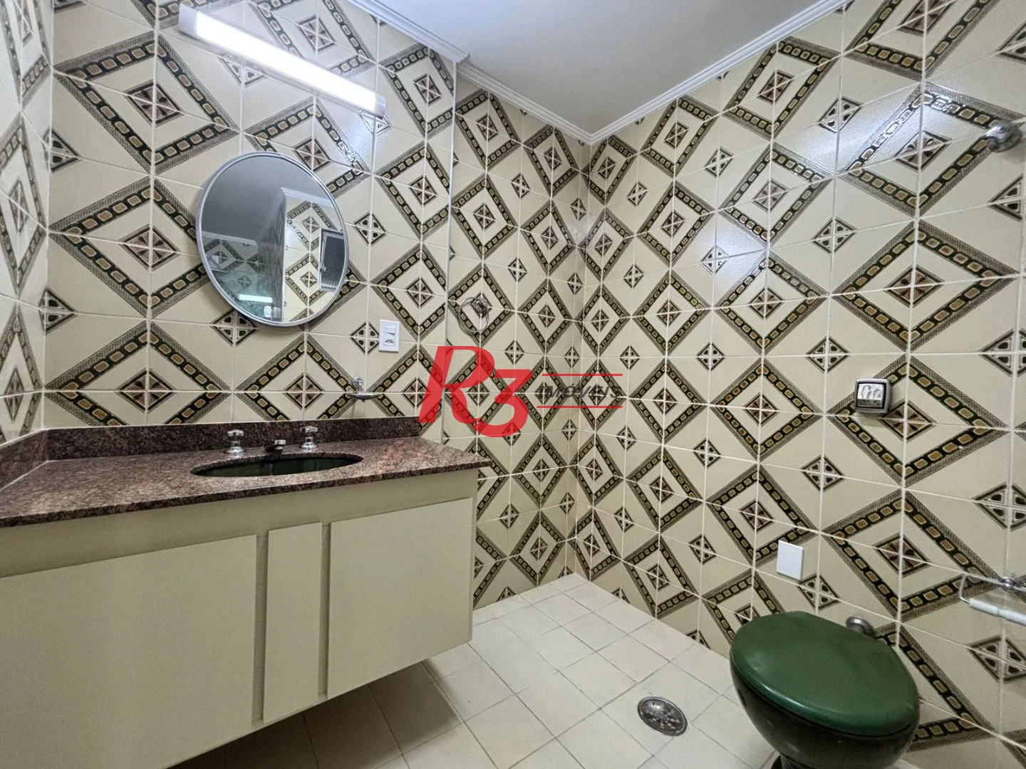 Apartamento com 2 dormitórios com dependência, garagem demarcada, para alugar, 115 m² por R$ 5.622/mês - Gonzaga - Santos/SP