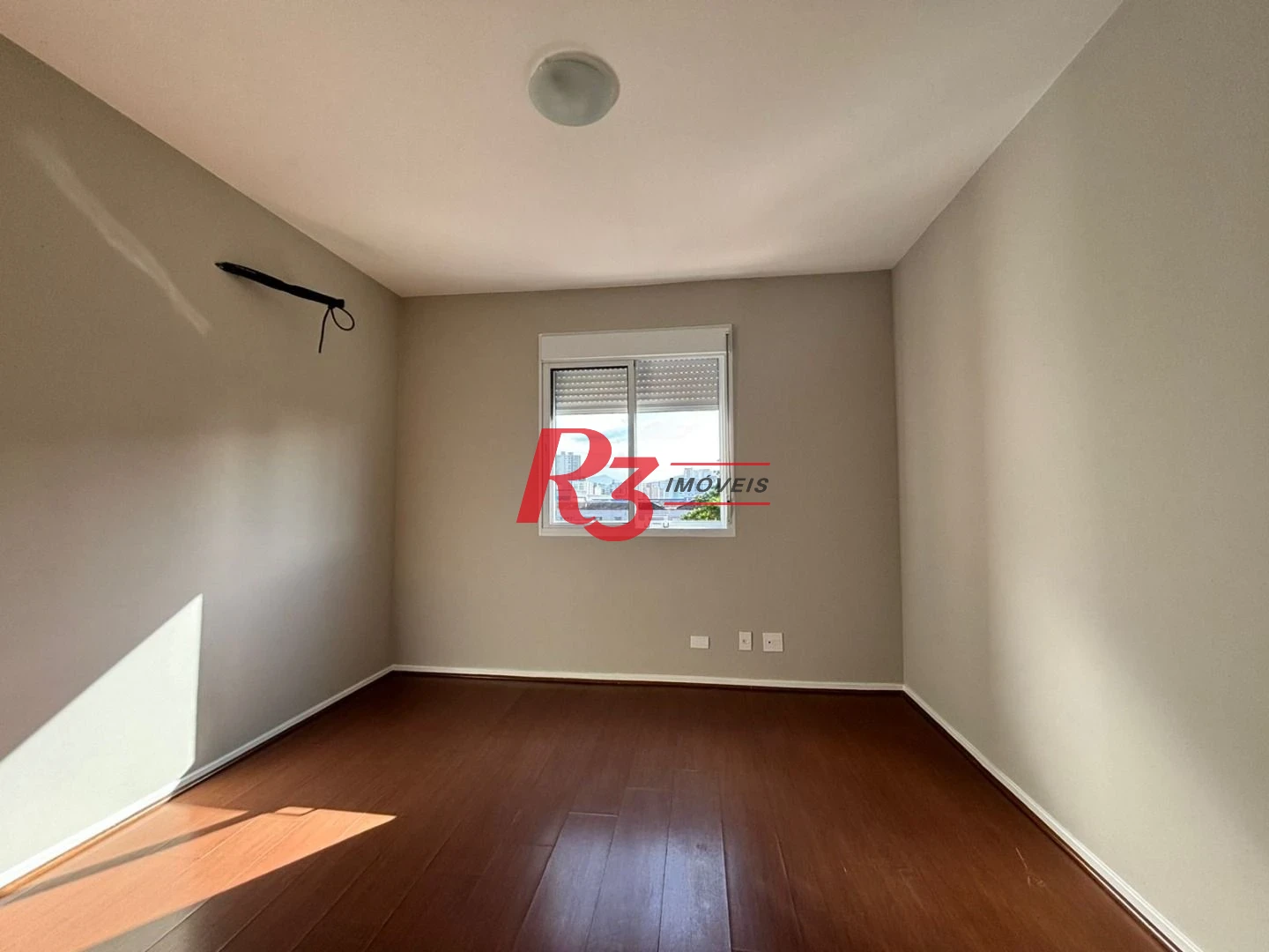 Apartamento com 2 dormitórios com dependência, garagem demarcada, para alugar, 115 m² por R$ 5.622/mês - Gonzaga - Santos/SP