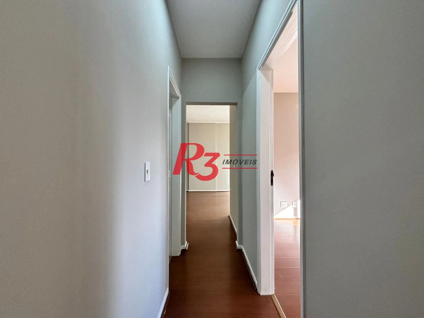 Apartamento com 2 dormitórios com dependência, garagem demarcada, para alugar, 115 m² por R$ 5.622/mês - Gonzaga - Santos/SP