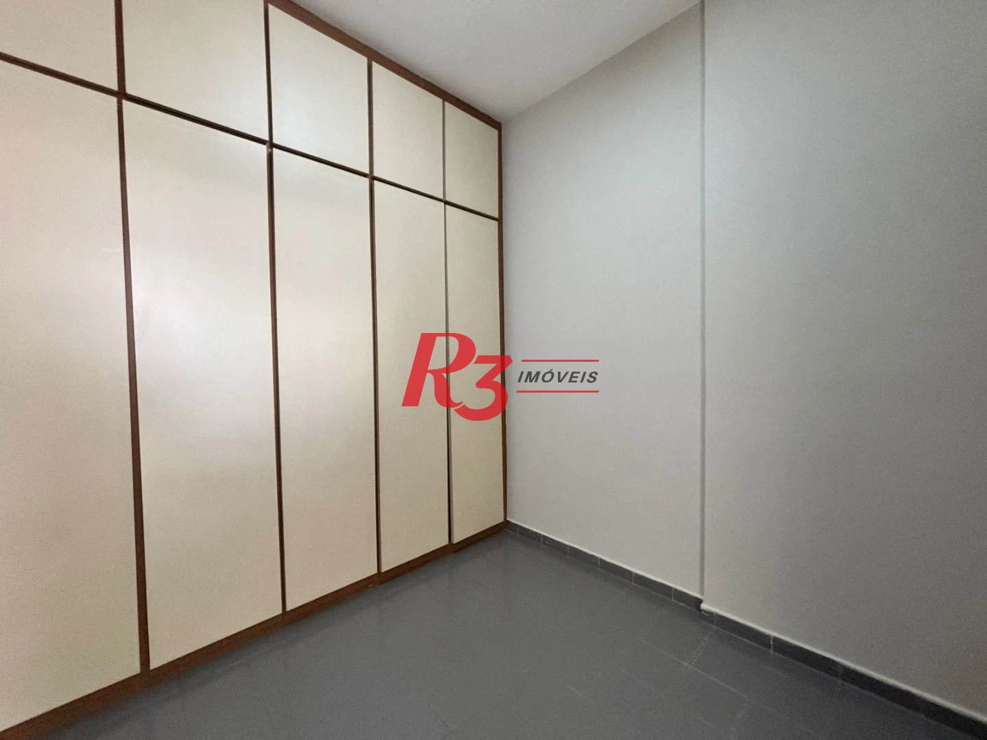 Apartamento com 2 dormitórios com dependência, garagem demarcada, para alugar, 115 m² por R$ 5.622/mês - Gonzaga - Santos/SP