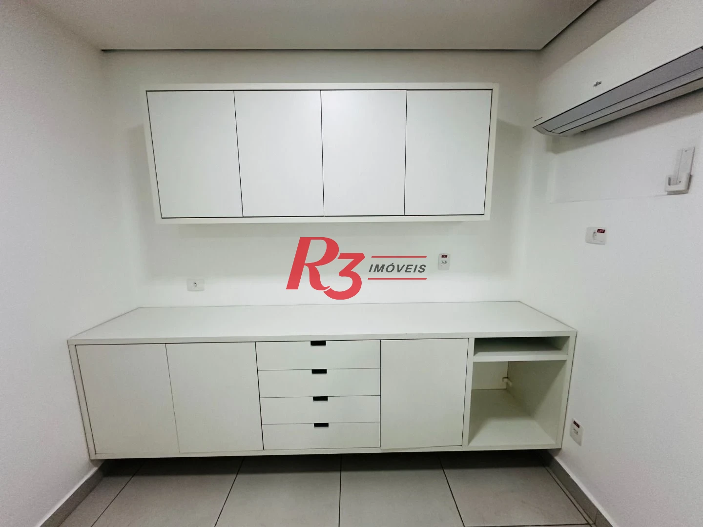 Conjunto para alugar, 80 m² por R$ 4.800,00/mês - Macuco - Santos/SP