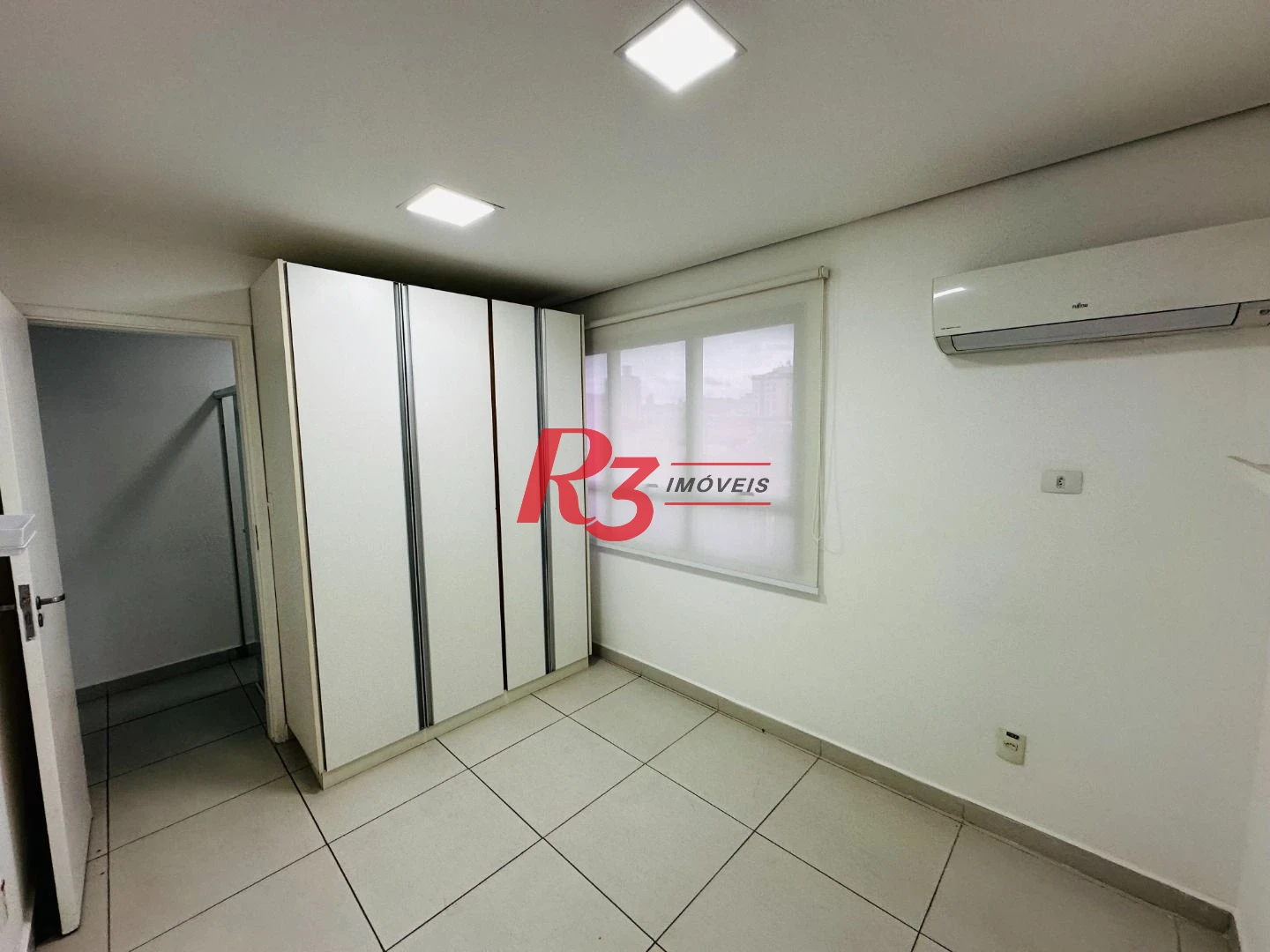 Conjunto para alugar, 80 m² por R$ 4.800,00/mês - Macuco - Santos/SP